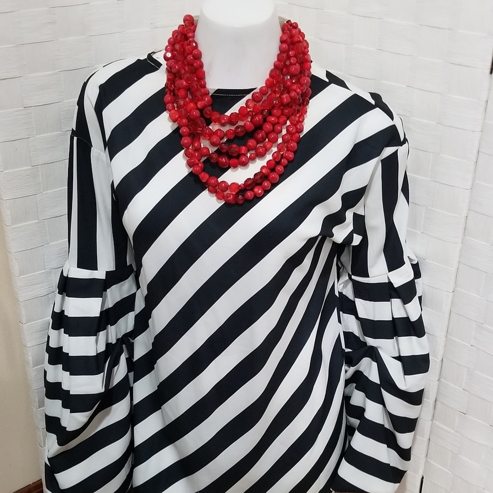 BLACK AND WHITE STRIPES BLOUSE
